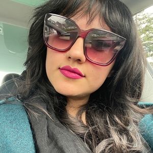 Meet your Posher, Viviana